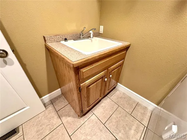 $364,900 | 2206 Cherry Blossom Circle, Lebanon, MO 65536