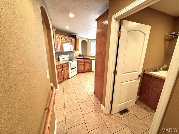 $364,900 | 2206 Cherry Blossom Circle, Lebanon, MO 65536