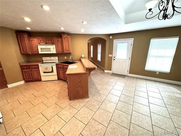 $364,900 | 2206 Cherry Blossom Circle, Lebanon, MO 65536