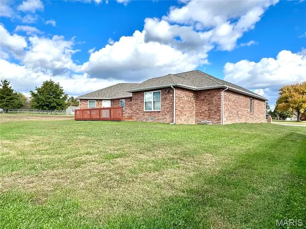 $364,900 | 2206 Cherry Blossom Circle, Lebanon, MO 65536