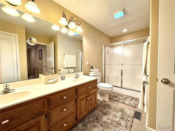 $364,900 | 2206 Cherry Blossom Circle, Lebanon, MO 65536