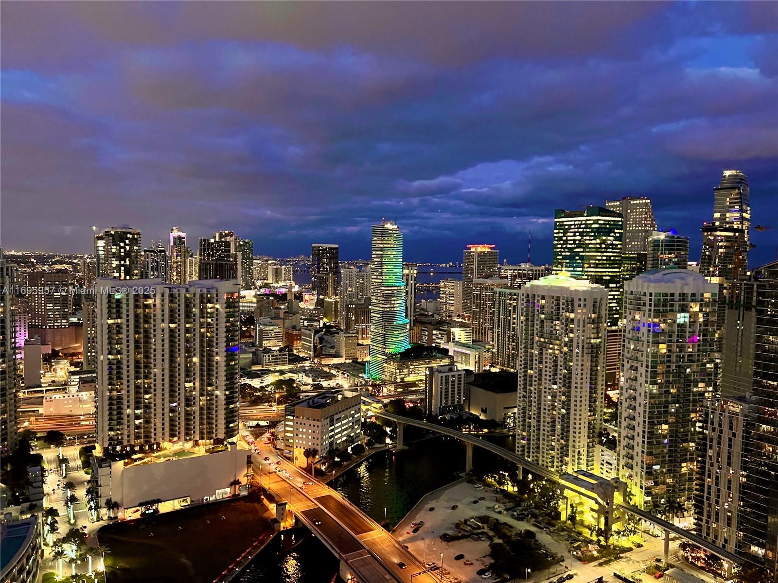 88 Southwest 7th Street, Unit 4203 Miami, FL 33130 - Photo 39 of 96 a view of city