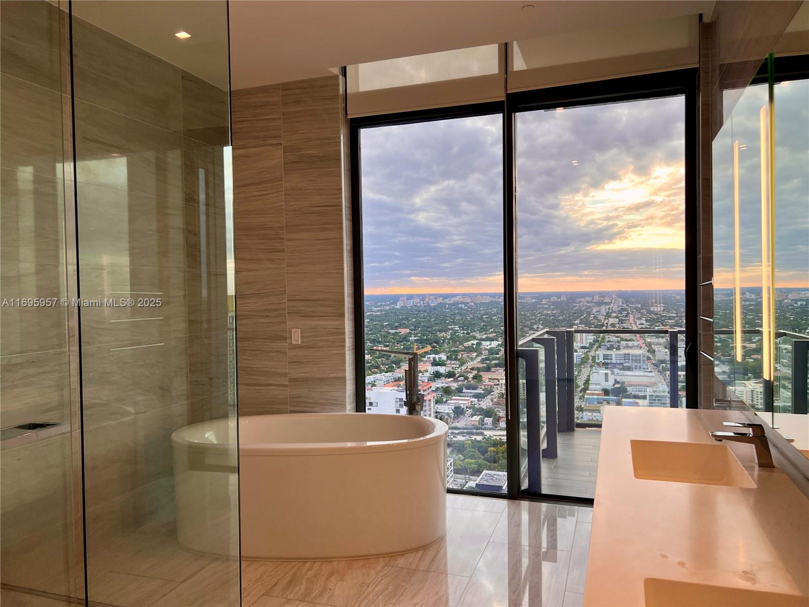 88 Southwest 7th Street, Unit 4203 Miami, FL 33130 - Photo 50 of 96