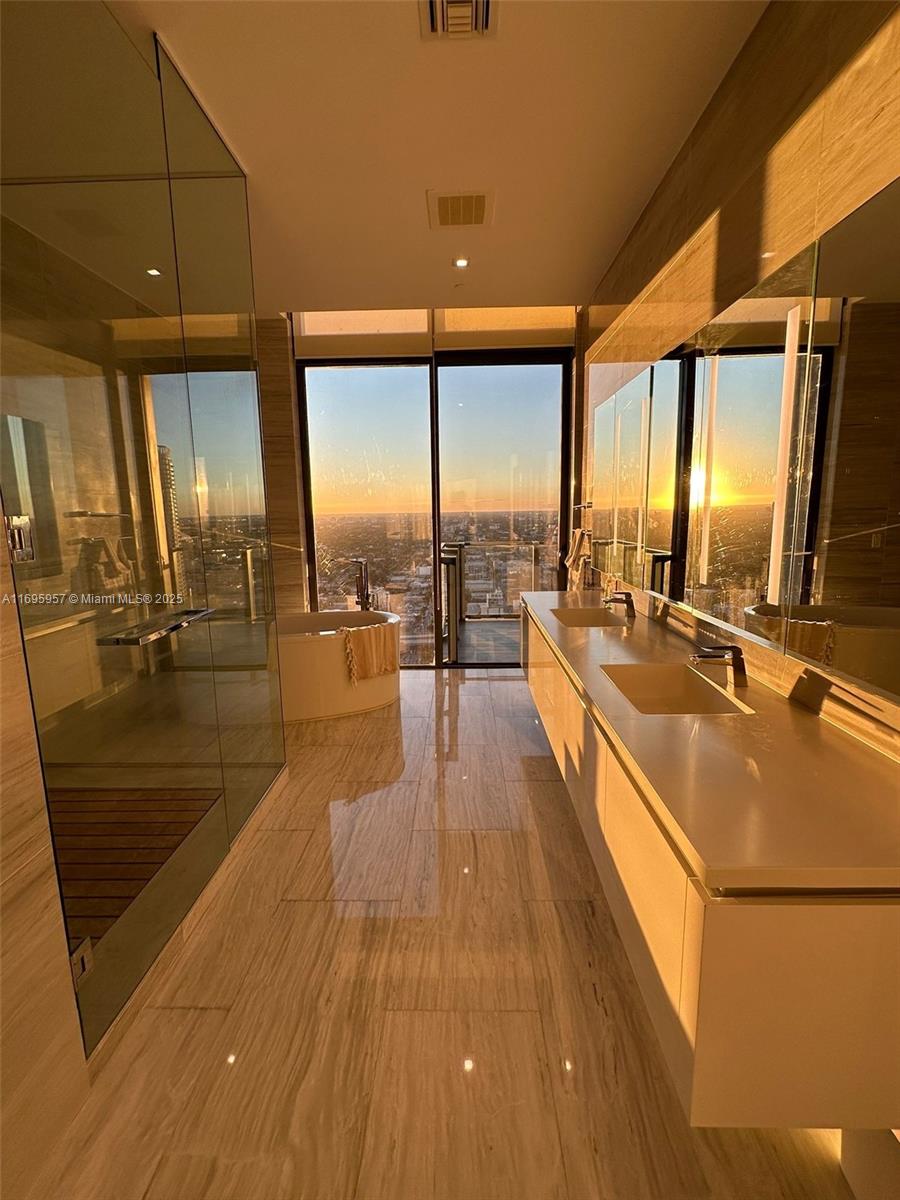 88 Southwest 7th Street, Unit 4203 Miami, FL 33130 - Photo 57 of 96