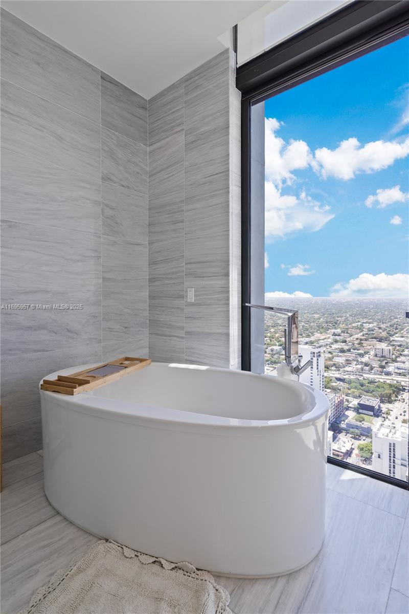 88 Southwest 7th Street, Unit 4203 Miami, FL 33130 - Photo 77 of 96