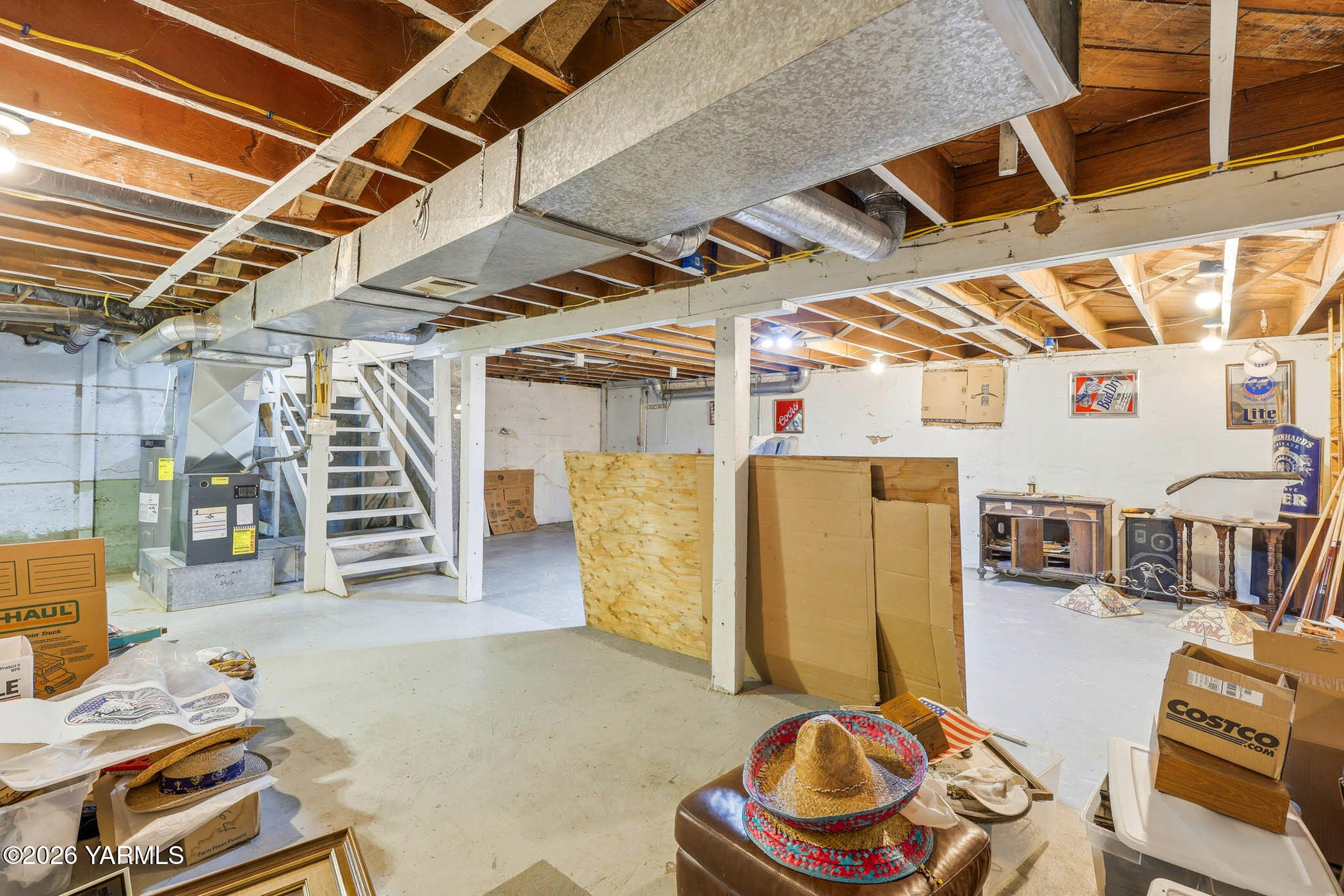 721 Blaine Road Granger, WA 98932 - Photo 26 of 45 a view of a room with wooden furniture