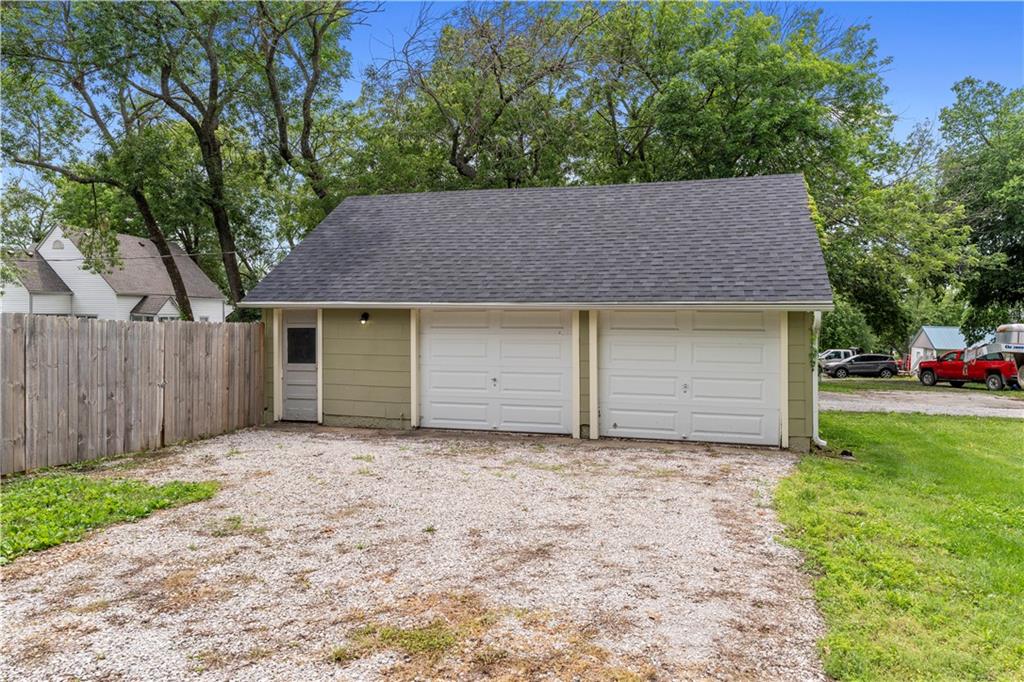 104 North High Street Butler, MO 64730 - Photo 4 of 49