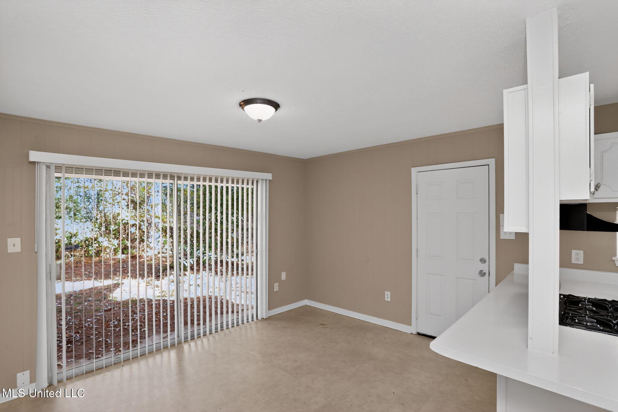 2446 Overbrook Drive Jackson, MS 39213 - Photo 11 of 39 29_2446_Overbrook_Dr_Jackson_MS_39213_US