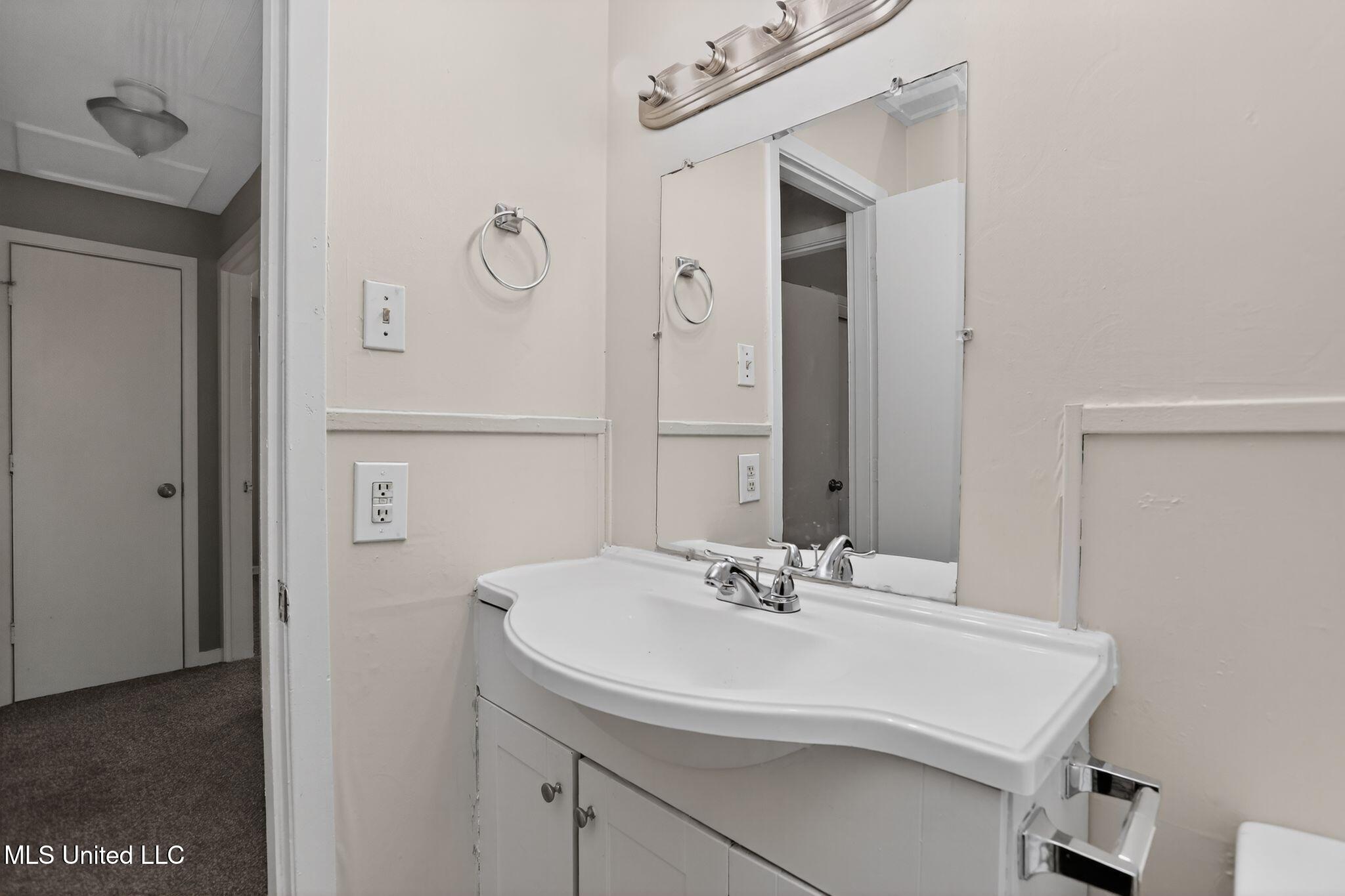 2446 Overbrook Drive Jackson, MS 39213 - Photo 28 of 39 35_2446_Overbrook_Dr_Jackson_MS_39213_US