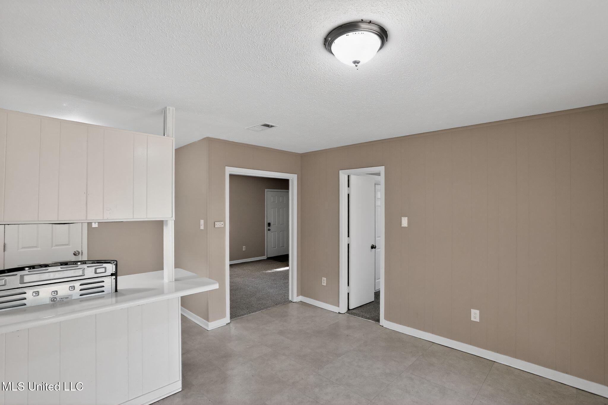 2446 Overbrook Drive Jackson, MS 39213 - Photo 3 of 39 23_2446_Overbrook_Dr_Jackson_MS_39213_US