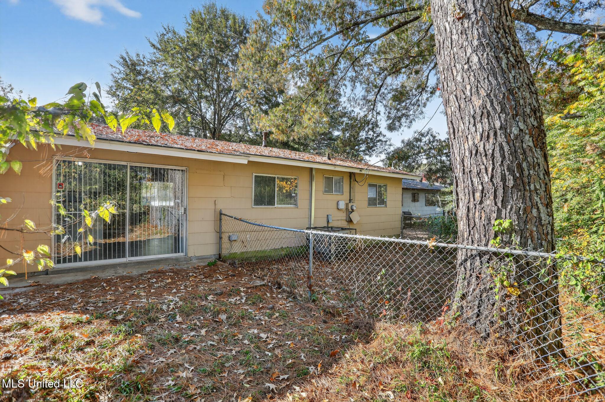 2446 Overbrook Drive Jackson, MS 39213 - Photo 34 of 39 09_2446_Overbrook_Dr_Jackson_MS_39213_US