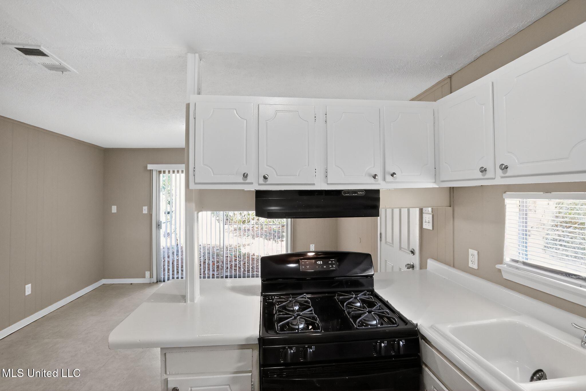 2446 Overbrook Drive Jackson, MS 39213 - Photo 6 of 39 25_2446_Overbrook_Dr_Jackson_MS_39213_US