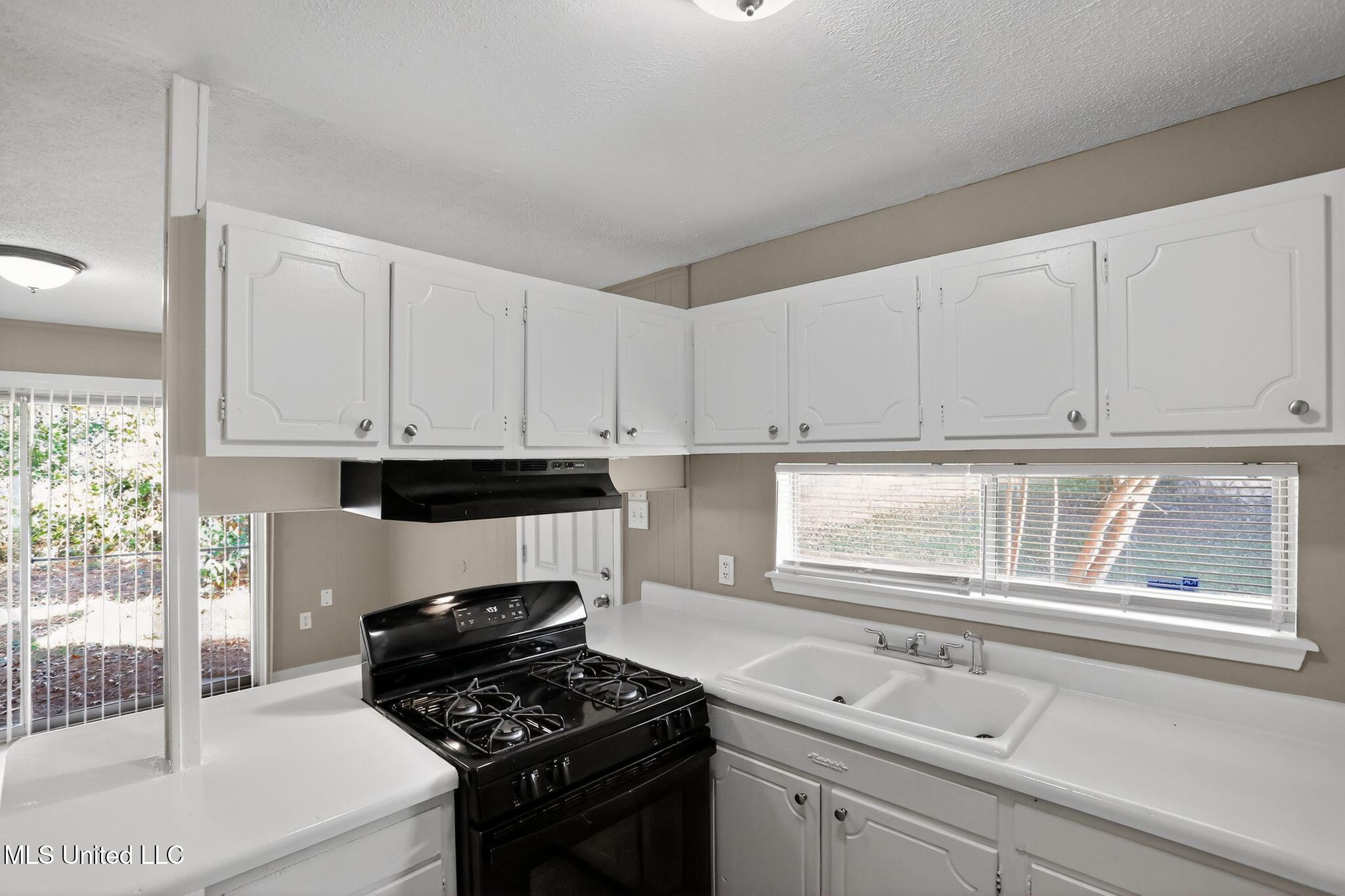 2446 Overbrook Drive Jackson, MS 39213 - Photo 7 of 39 26_2446_Overbrook_Dr_Jackson_MS_39213_US