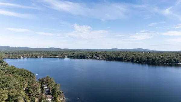 $899,900 | 3 Skidoo Lane, Deerfield, NH 03037