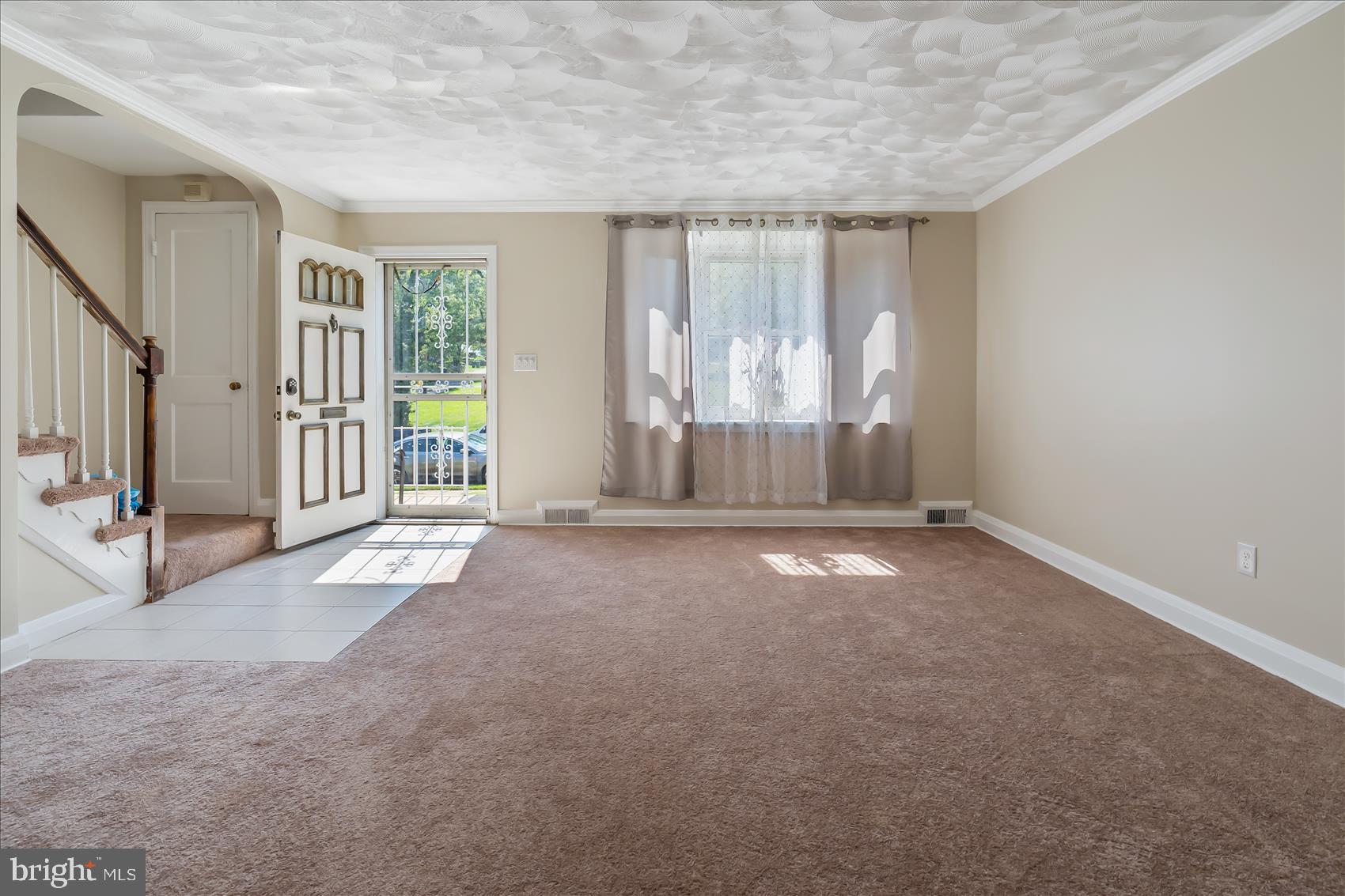 5010 Lindsay Road Baltimore, MD 21229 - Photo 2 of 22