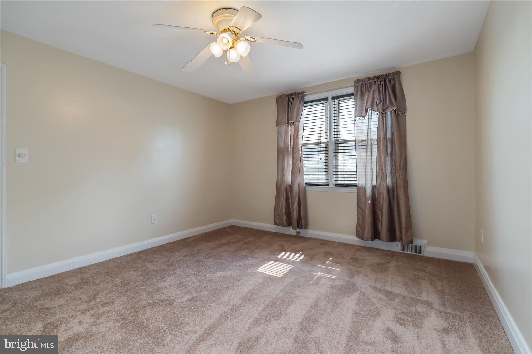 5010 Lindsay Road Baltimore, MD 21229 - Photo 11 of 22