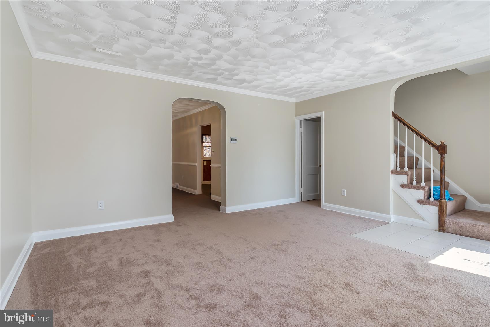 5010 Lindsay Road Baltimore, MD 21229 - Photo 3 of 22