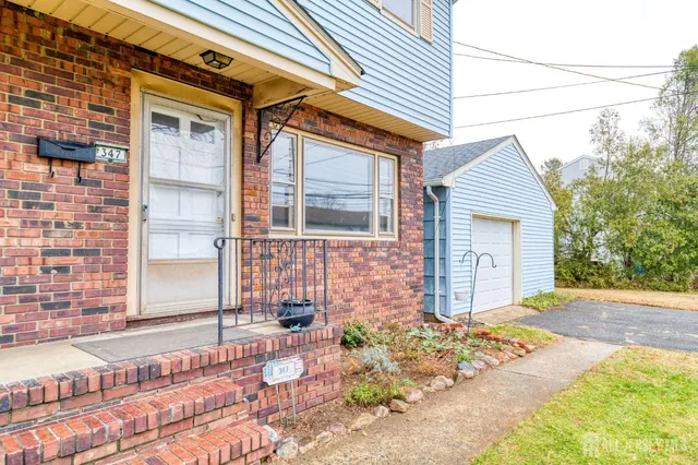 $2,950 | 347 Lincoln Boulevard, Middlesex, NJ 08846