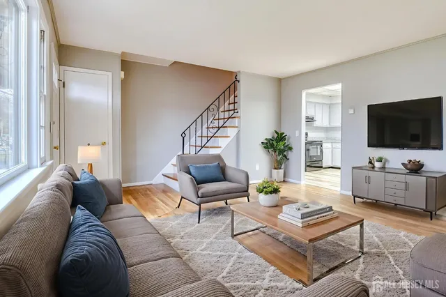 $2,950 | 347 Lincoln Boulevard, Middlesex, NJ 08846