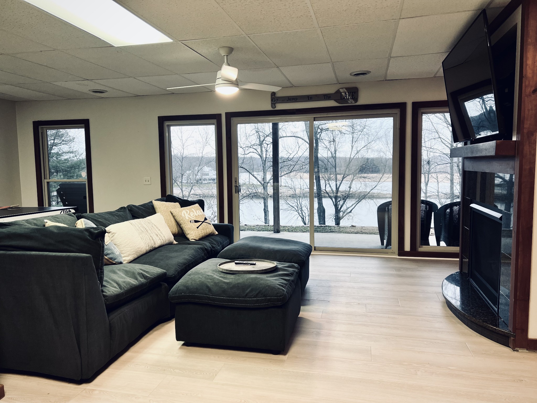 326 Loop Drive Winchester, TN 37398 - Photo 34 of 50 a living room with furniture and a flat screen tv