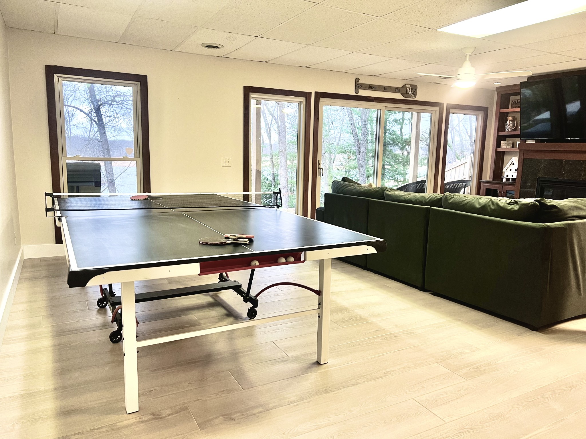 326 Loop Drive Winchester, TN 37398 - Photo 35 of 50 a room with pool table and windows