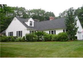 9 Masefield Road Nashua, NH 03062 - Photo 2 of 5