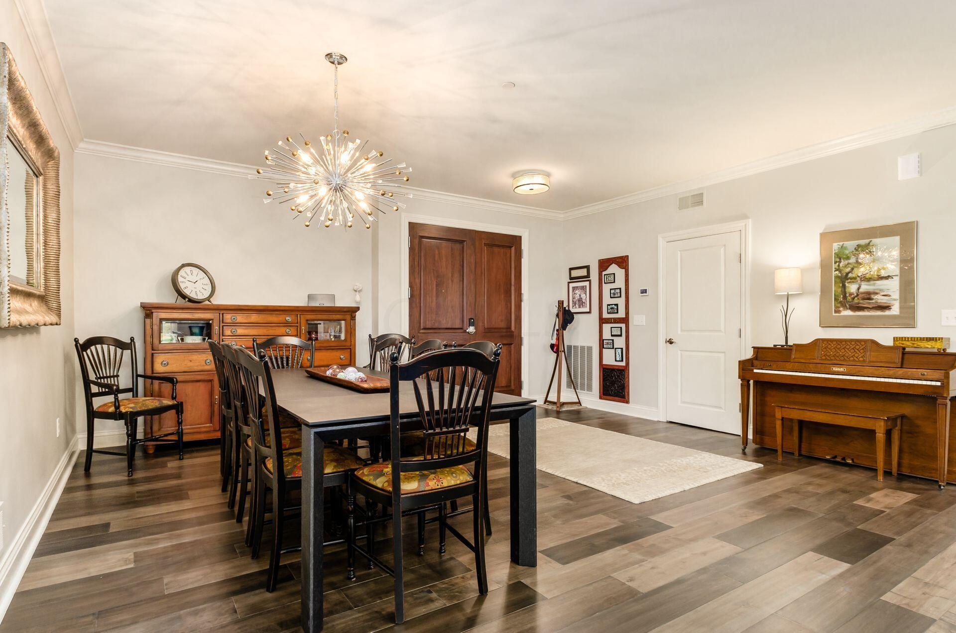 3175 Tremont Road, Unit 302 Columbus, OH 43221 - Photo 6 of 53 008_d7be_L 3175 Tremont Rd035