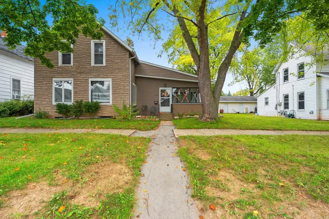 $225,000 | 118 West 6th Street, Kaukauna, WI 54130