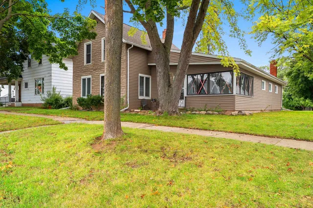 $225,000 | 118 West 6th Street, Kaukauna, WI 54130