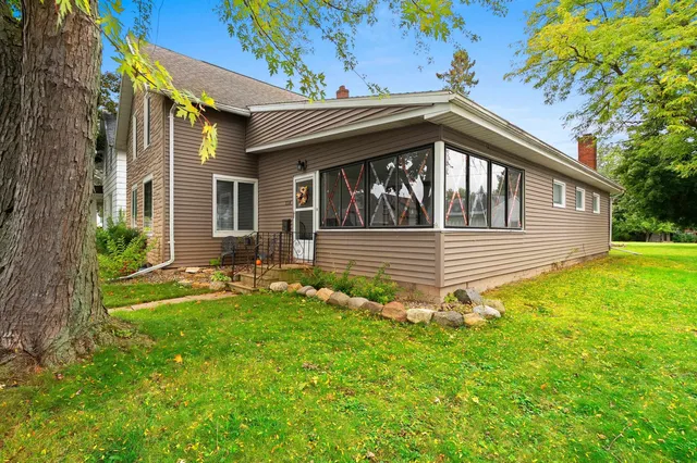 $225,000 | 118 West 6th Street, Kaukauna, WI 54130