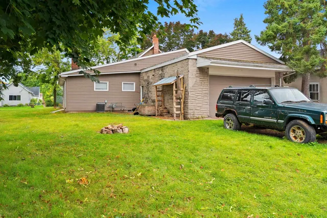 $225,000 | 118 West 6th Street, Kaukauna, WI 54130