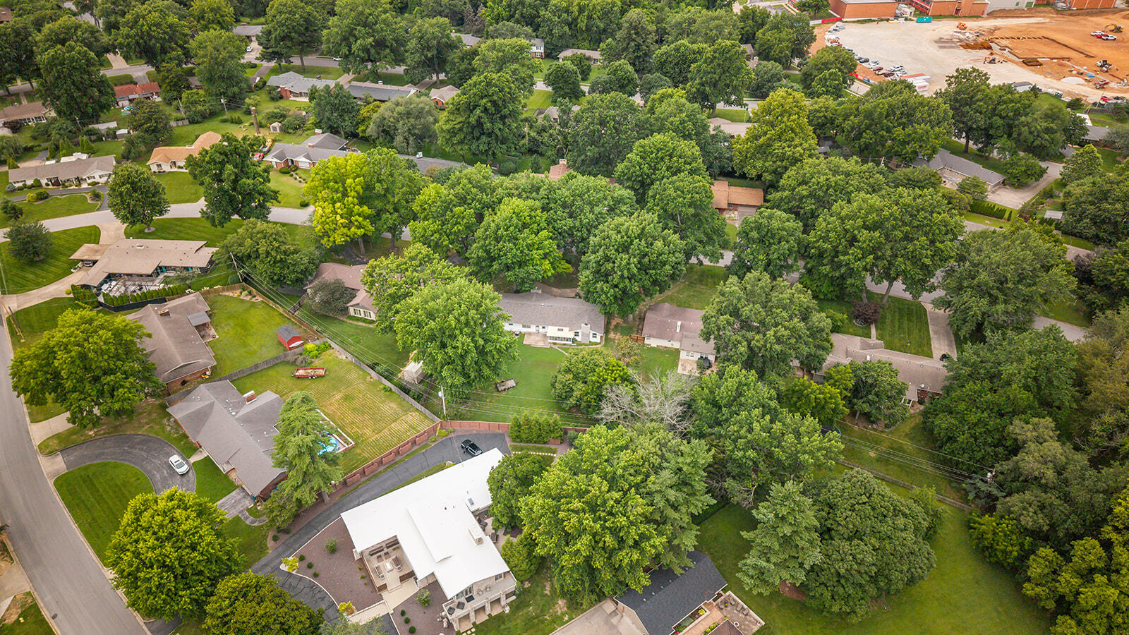 2266 South Meadowview Avenue Springfield, MO 65804 - Photo 7 of 46 DJI_20260709084749_0723_D