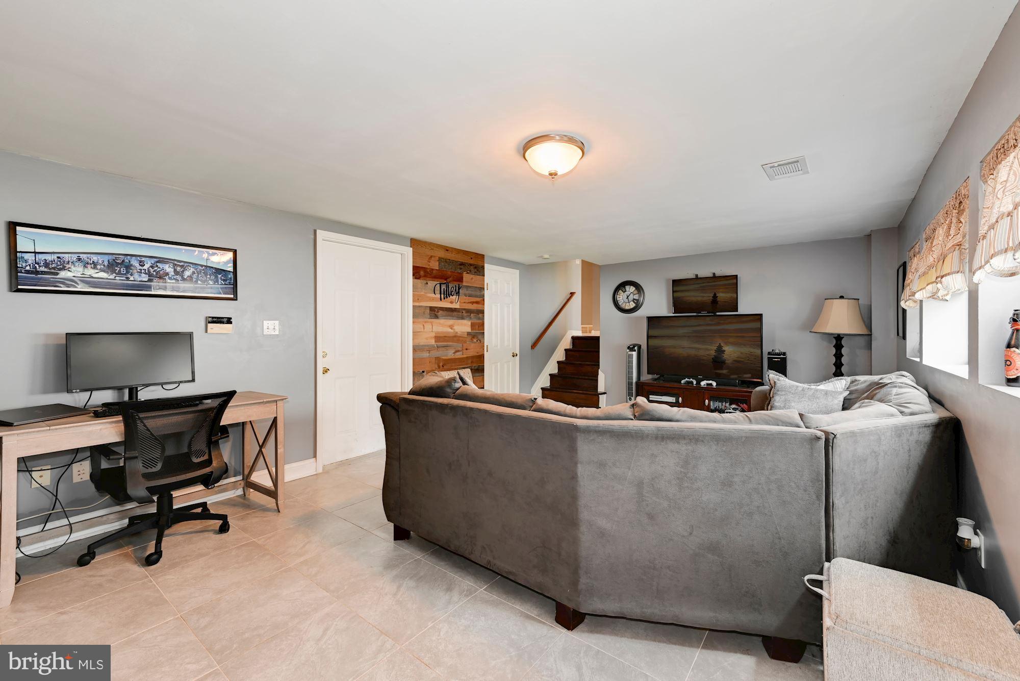 201 Avon Road Cherry Hill, NJ 08034 - Photo 26 of 34