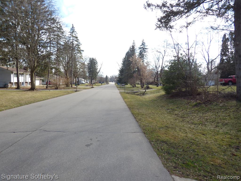 183 Texas Avenue Rochester Hills, MI 48309 - Photo 33 of 34