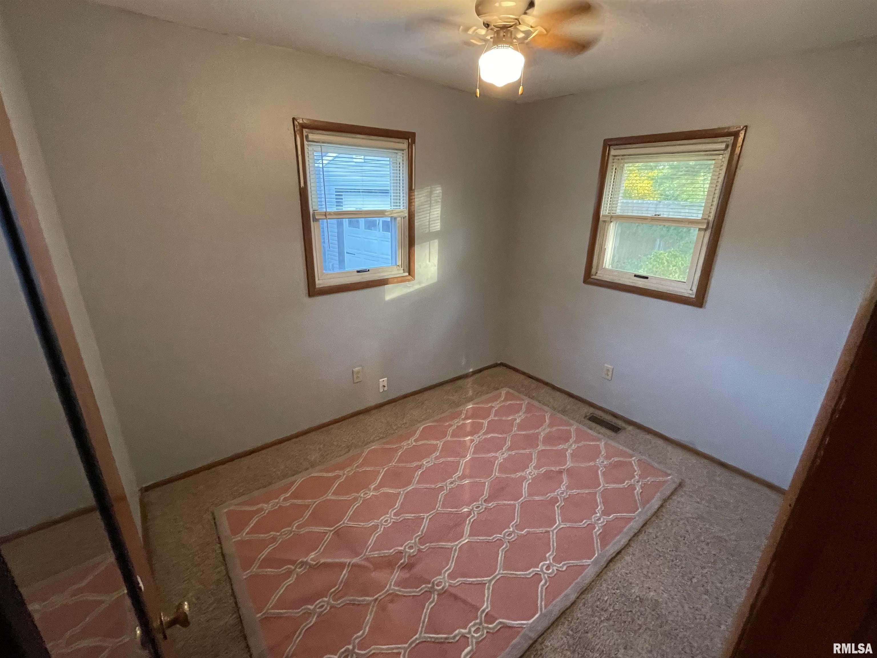 17 Hedge Drive Springfield, IL 62702 - Photo 5 of 9 Gallery Image 5