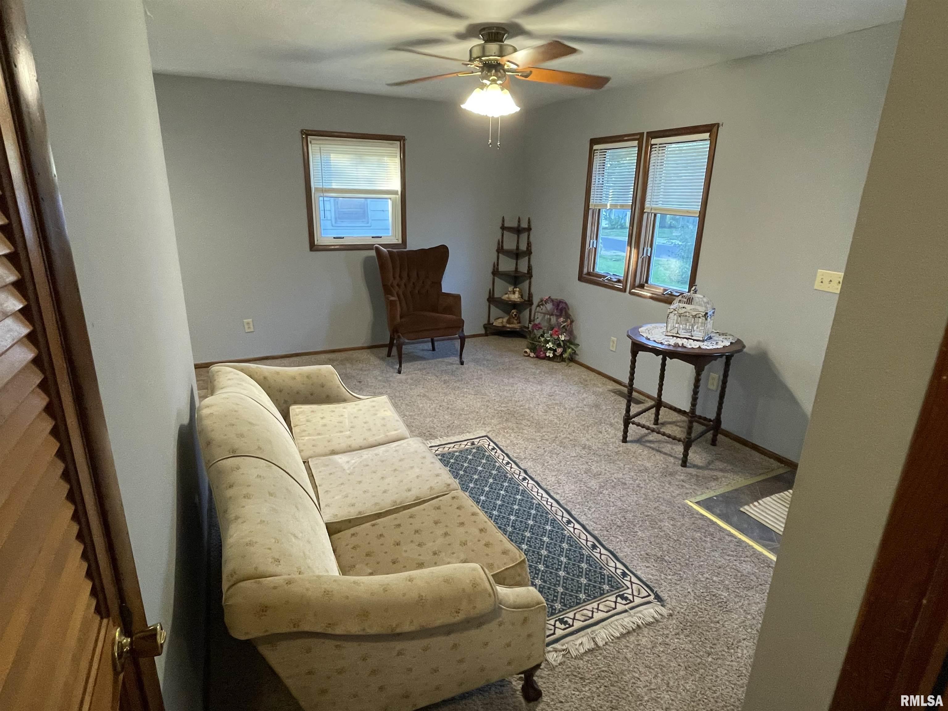 17 Hedge Drive Springfield, IL 62702 - Photo 7 of 9 Gallery Image 7