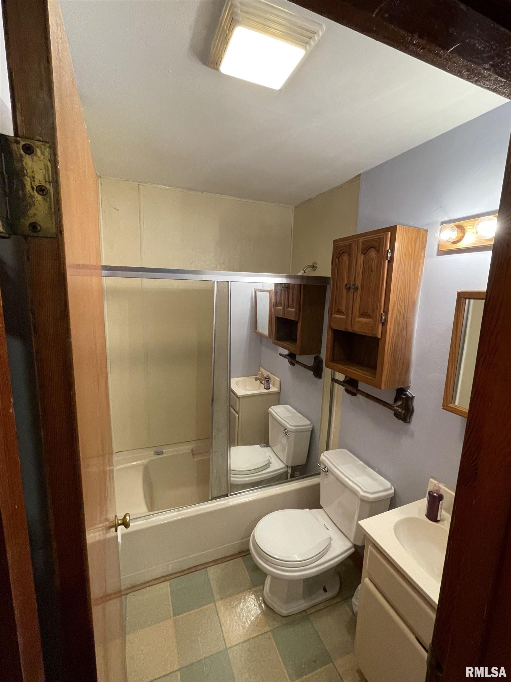 17 Hedge Drive Springfield, IL 62702 - Photo 8 of 9 Gallery Image 8