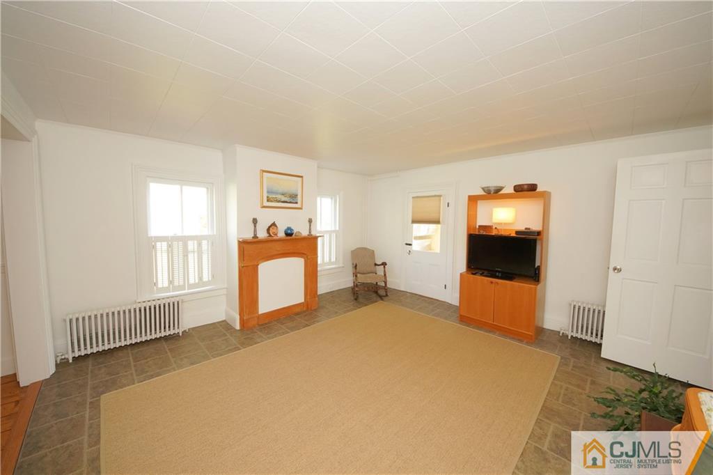 212 Georges Road Dayton, NJ 08810 - Photo 11 of 25 Gallery Image 11