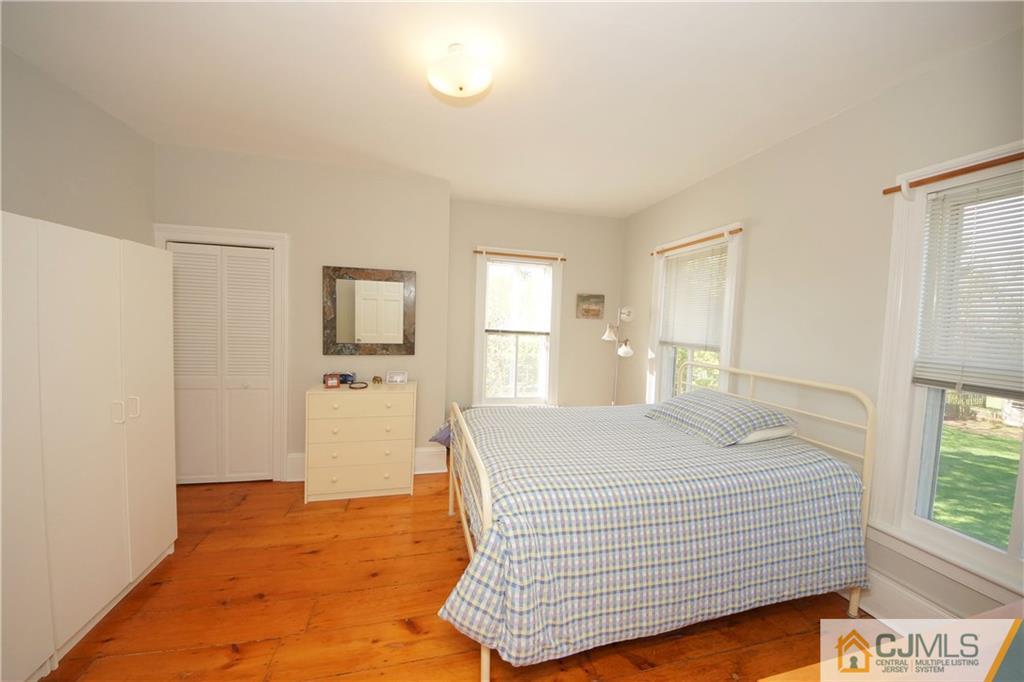 212 Georges Road Dayton, NJ 08810 - Photo 19 of 25 Gallery Image 19