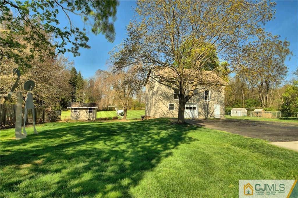 212 Georges Road Dayton, NJ 08810 - Photo 22 of 25 Gallery Image 22