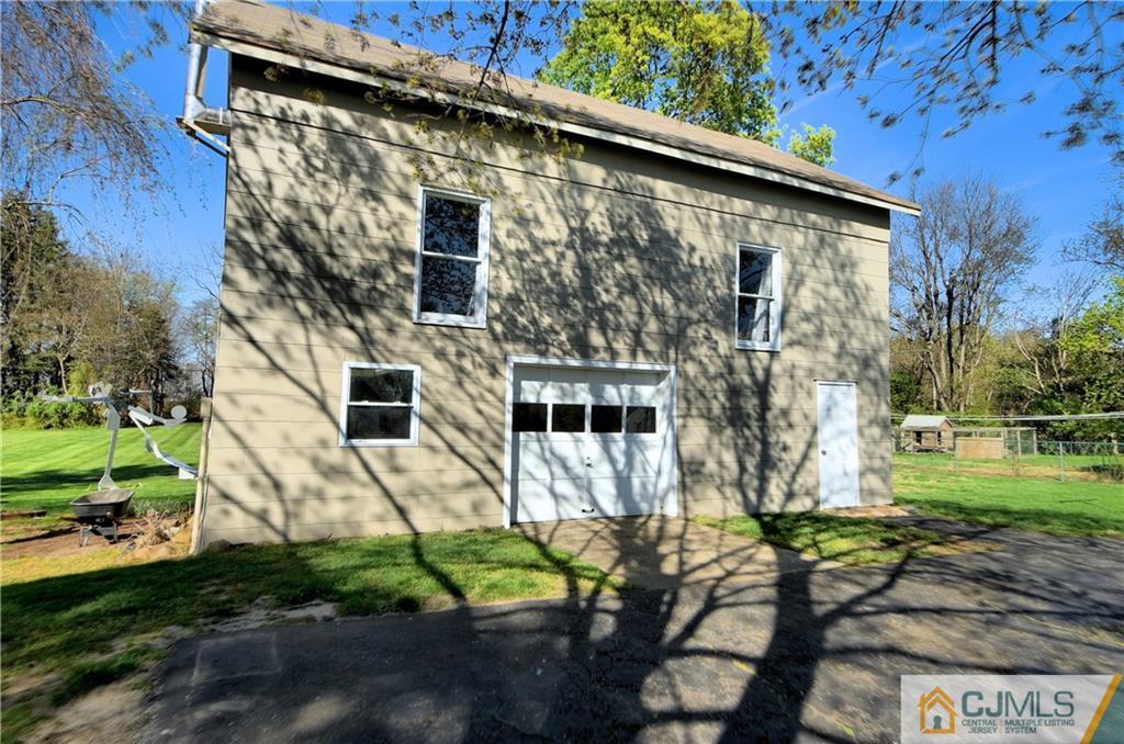 212 Georges Road Dayton, NJ 08810 - Photo 24 of 25 Gallery Image 24