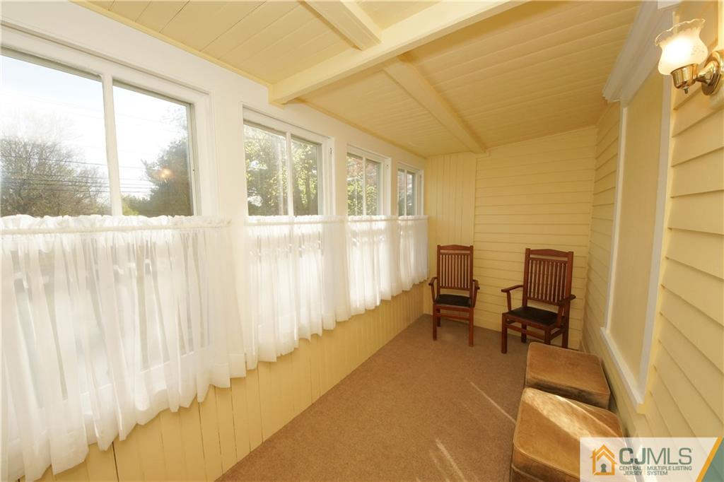 212 Georges Road Dayton, NJ 08810 - Photo 4 of 25 Gallery Image 4