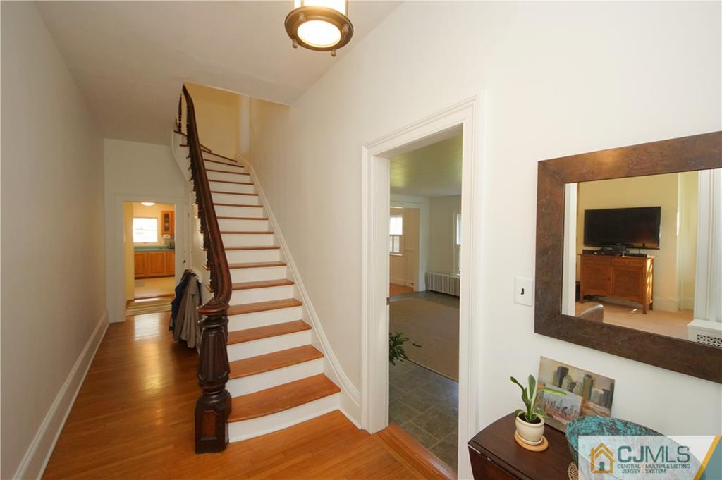 212 Georges Road Dayton, NJ 08810 - Photo 5 of 25 Gallery Image 5