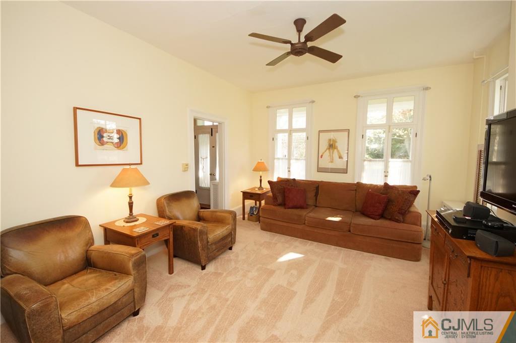 212 Georges Road Dayton, NJ 08810 - Photo 6 of 25 Gallery Image 6