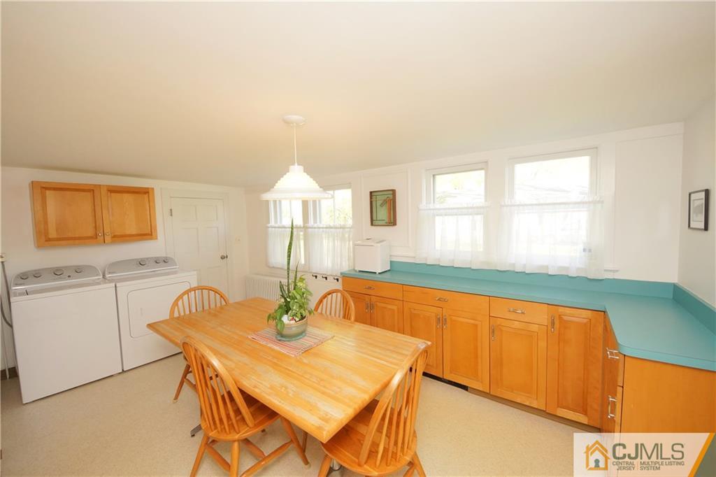 212 Georges Road Dayton, NJ 08810 - Photo 9 of 25 Gallery Image 9