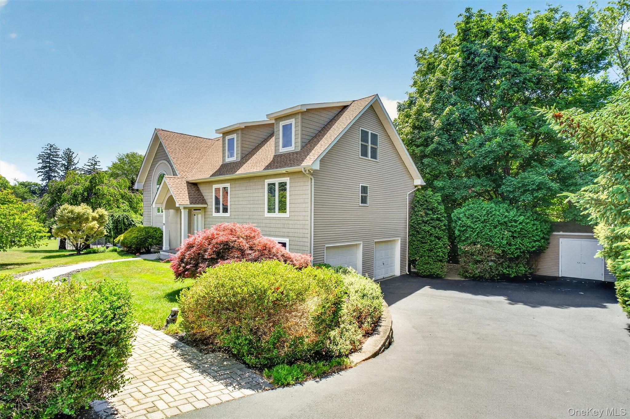 201 Candlestick Hill Road Newburgh, NY 12550 - Photo 4 of 47