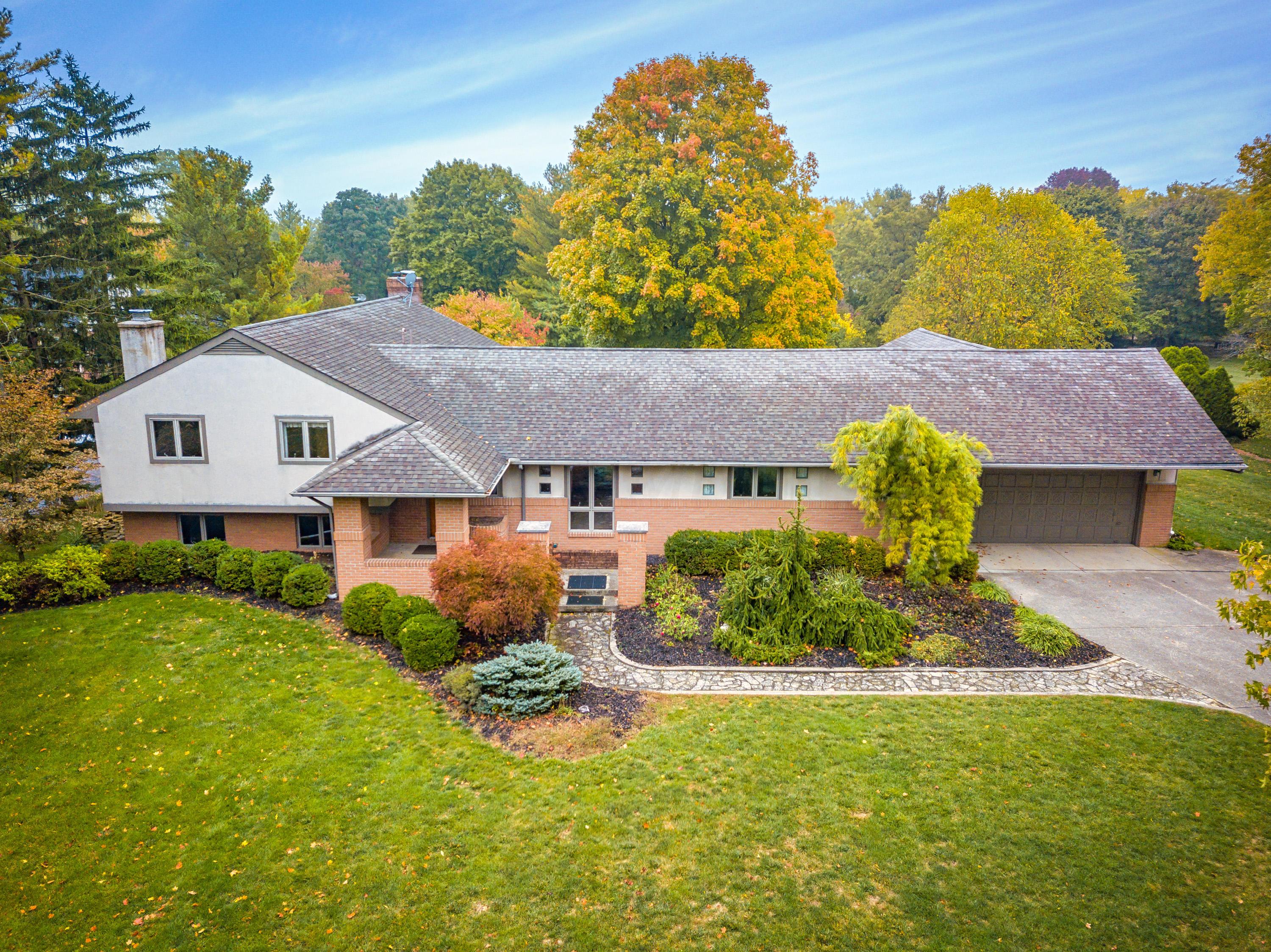 4375 Sawmill Road Columbus, OH 43220 - Photo 2 of 44