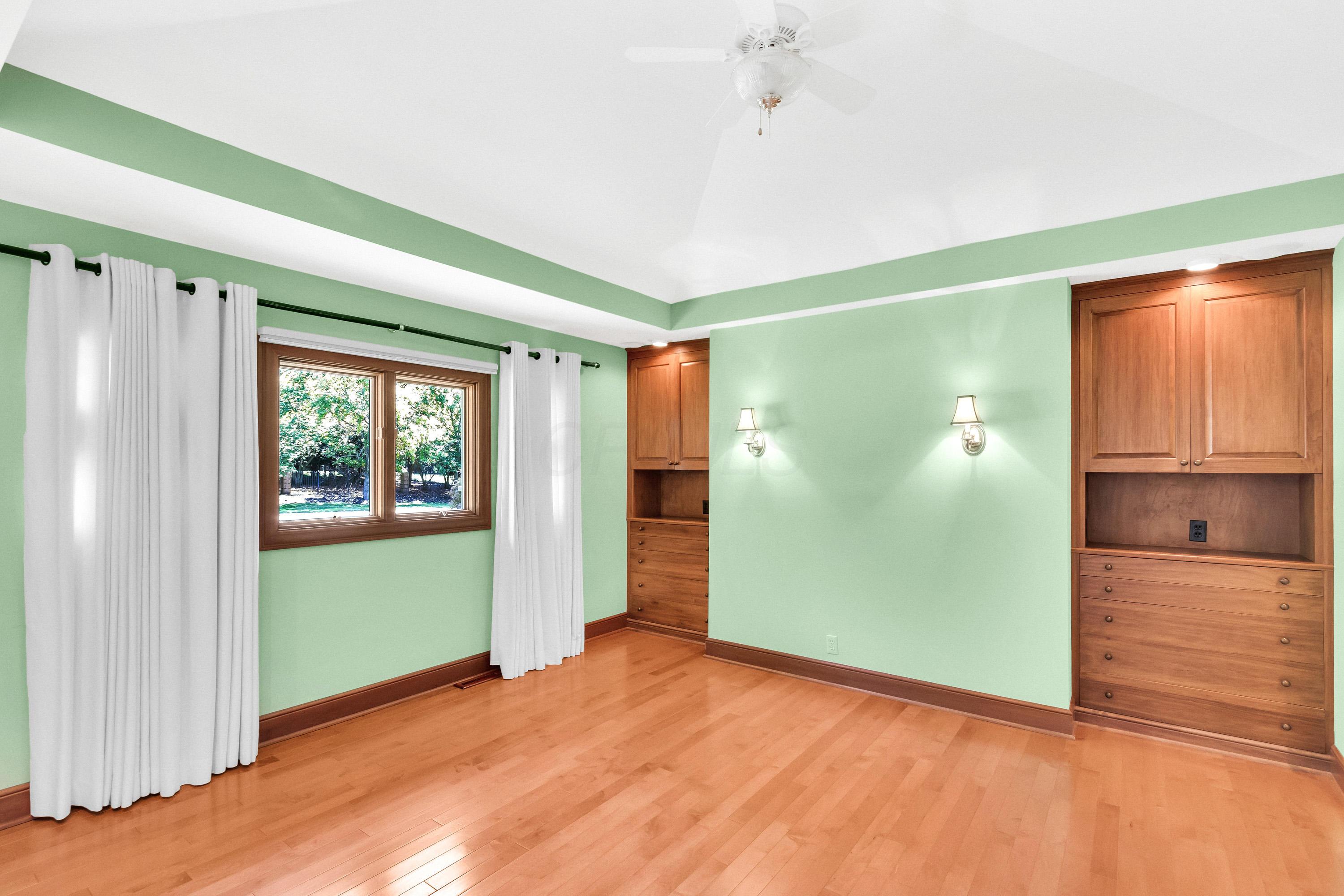 4375 Sawmill Road Columbus, OH 43220 - Photo 25 of 44