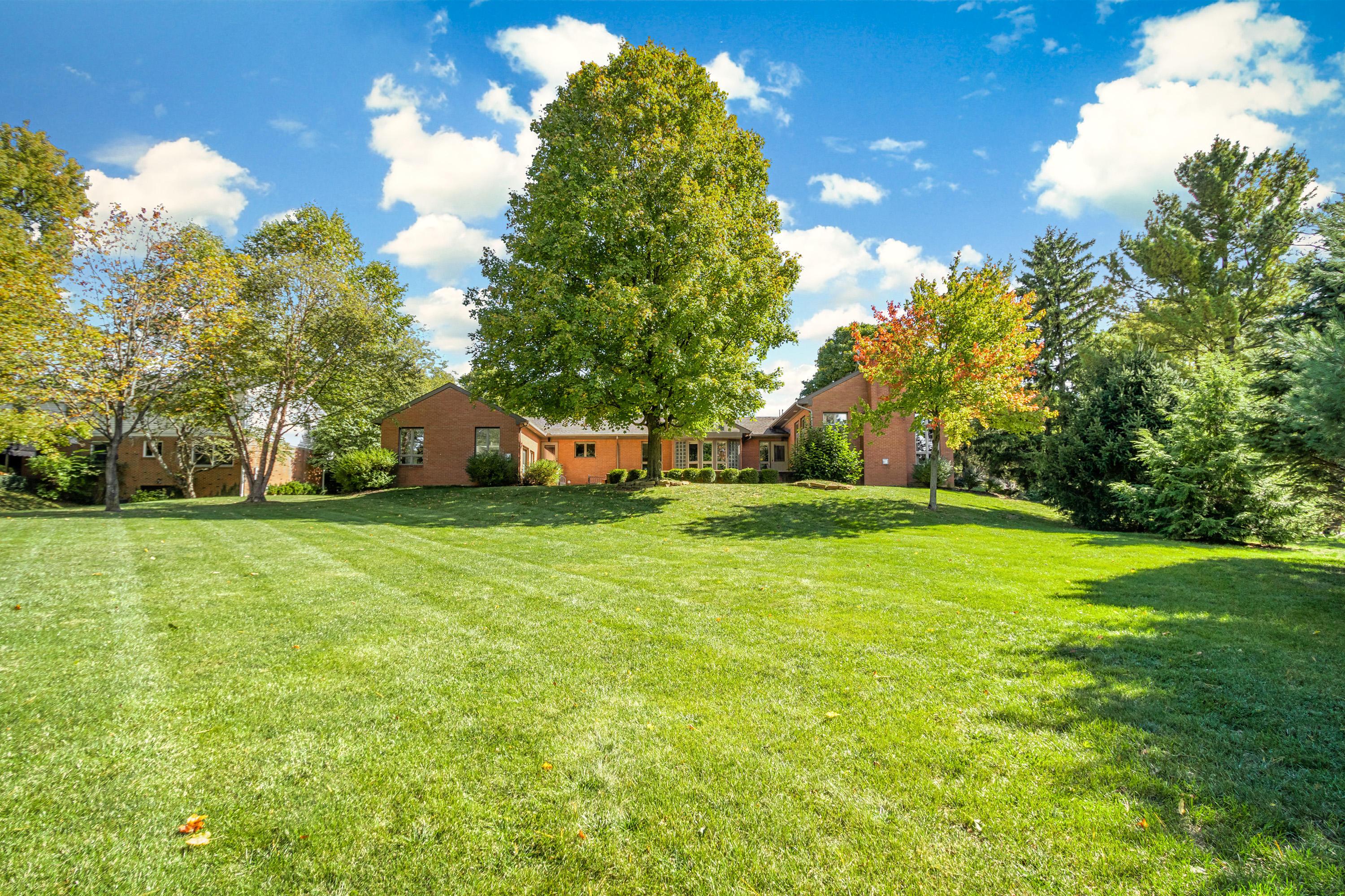 4375 Sawmill Road Columbus, OH 43220 - Photo 39 of 44