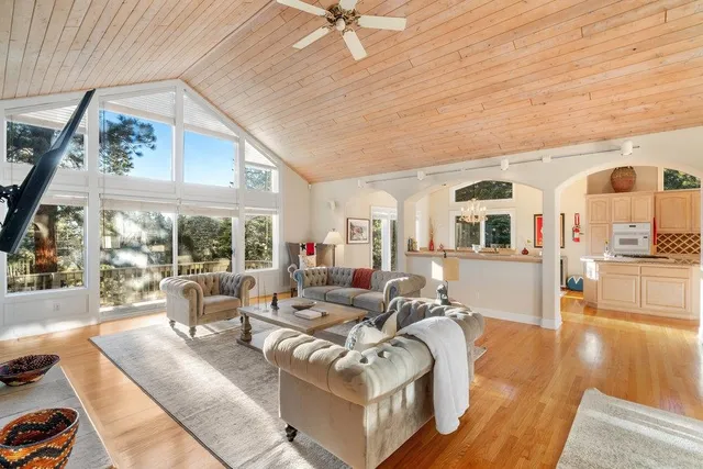 $1,959,000 | 1360 Canterbury Drive, Kings Beach, CA 96143